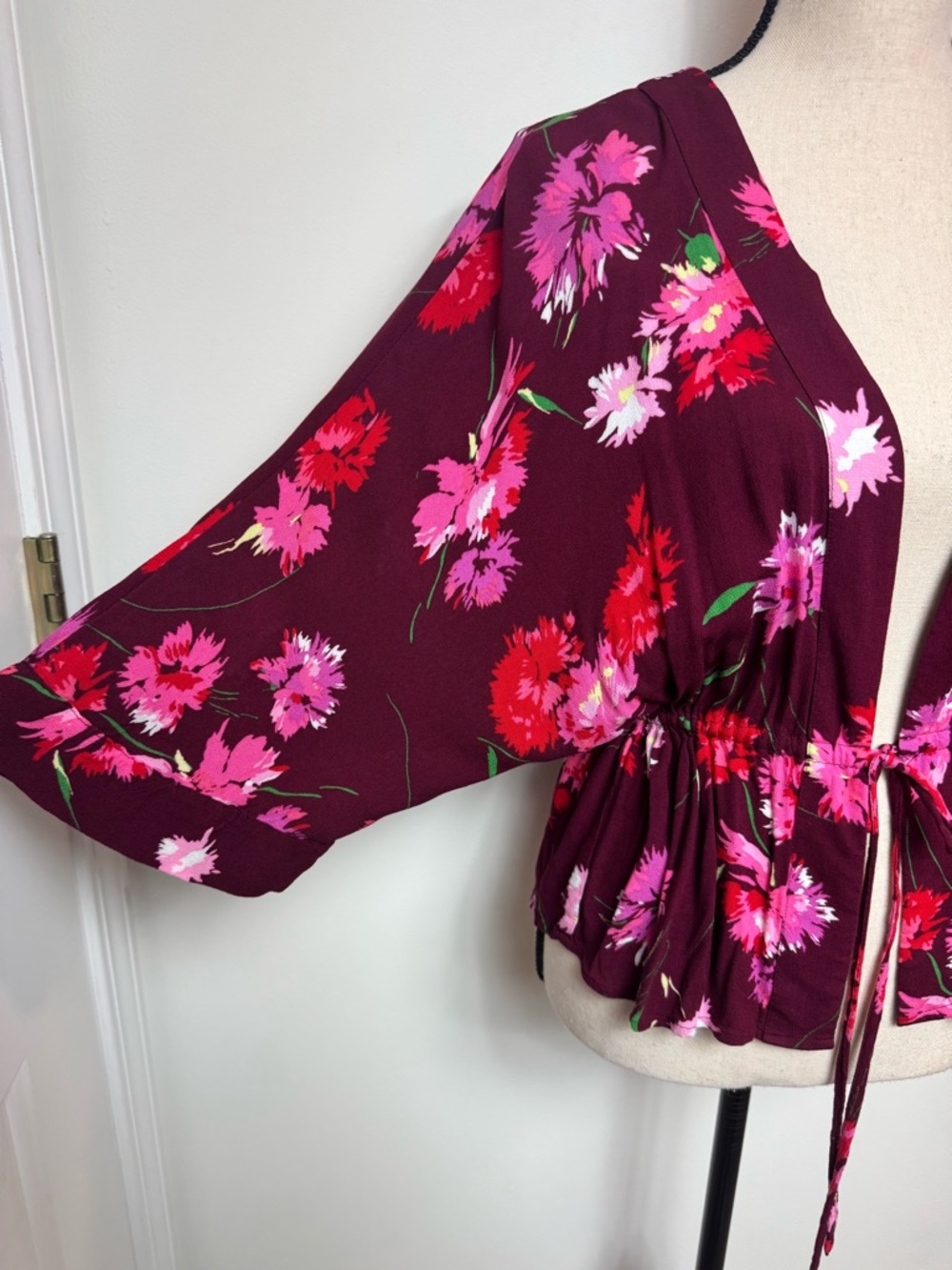Express Floral Cinched Waist Kimono Maxie Jones ASO General Hospital Size XS P - Picture 4 of 12